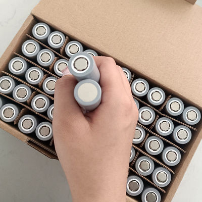 -40 Grad Zylinder Lithium-Ionen-Batterie UN38.3 Niedertemperatur-Wiederaufladbare Batterien