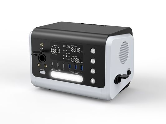 600 Wh Solar 600 Watt Portable Power Station und 15 Watt drahtloses Laden