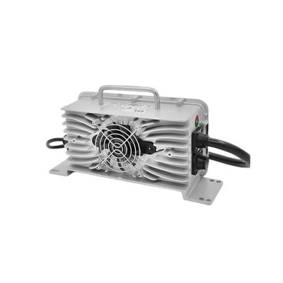 Wasserdicht IP67 800W LiFePO4 Ladegerät Smart DC Schnellladegerät für Gabelstapler / Golfkarren