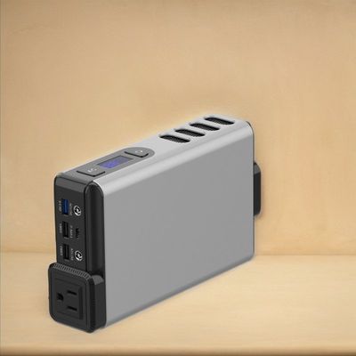 32000mAh Großkapazität Mobilstromkraftanlage mit Dual-USB-Ausgang und Typ-C-Ladung