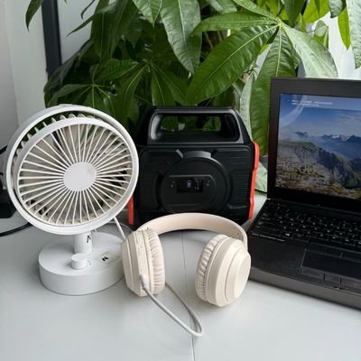 Hochleistungsgenerator 300W Balkon RV Energiespeicher mit LED-Beleuchtung Mobile Power AC Ausgang S3