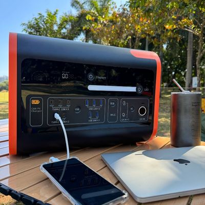 Mobile USB-Stromversorgungsanlage 2000 Watt Solargenerator mit schneller Ladung mit Typ-C 3*18W/2*100W