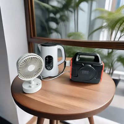 S3 Kompatible Solargenerator für den Haushalt im Freien 300W 110V 220V Portable Power Station