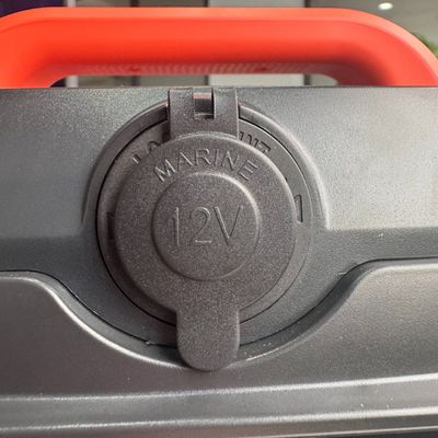Tragbares Speichersystem mit ausnehmbarer Batterie und 110V/220V Wechselstrom-Stromversorgung
