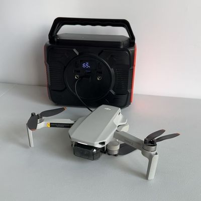 High Mobility Portable Solar Power Station mit 4W LED-Licht und 200W Leistung