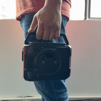 48000mAh Batteriekapazität 200W tragbare Solargenerator Typ-C USB DC AC Ausgangsstation