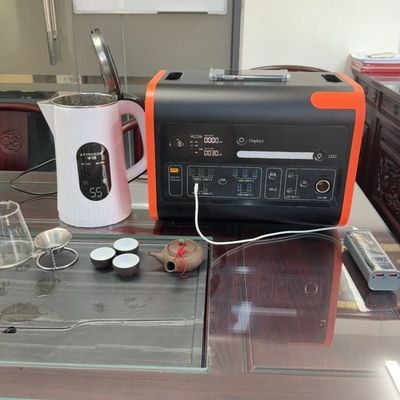 1500 Watt Schnellladung 600 Watt tragbare Solarenergie Speichergenerator mit 2200 Watt Kraftwerk