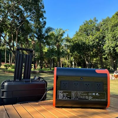 220V±5% Wechselstrom-Ausgangsspannung Portable Power Station mit großer Kapazität 2200W/2048wh/40ah