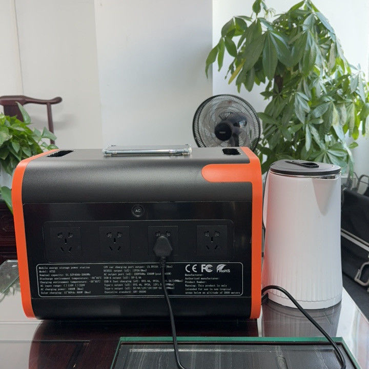 100 Watt Typ-C Ausgang 2200 Watt Solargenerator für Camping im Freien und Notstrom
