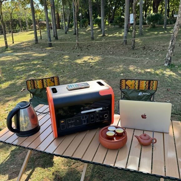 Multifunktionales Solarkraftwerk für Camping mit USB 12W*3/18W*2 und 50±0,5Hz Frequenz