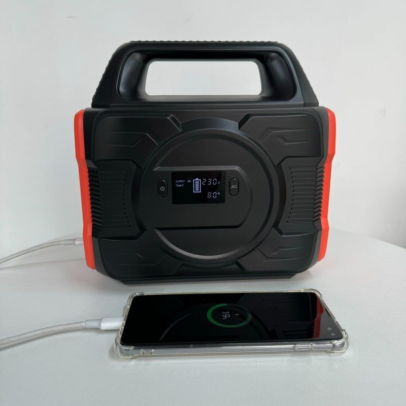 Anpassungsfähige Farbe 300 W Solaranlage Portable 220 V mobile Stromversorgung für Notfälle im Freien