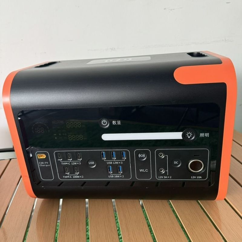 300 Watt Camping-LED-Beleuchtung Mobilstrom Solargenerator Tragbare AT22 Notstromversorgungsanlage