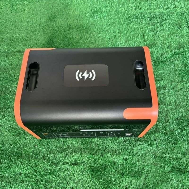LiFePO4 2200W drahtlos aufladender, tragbarer Solargenerator für Notstromwerke im Freien
