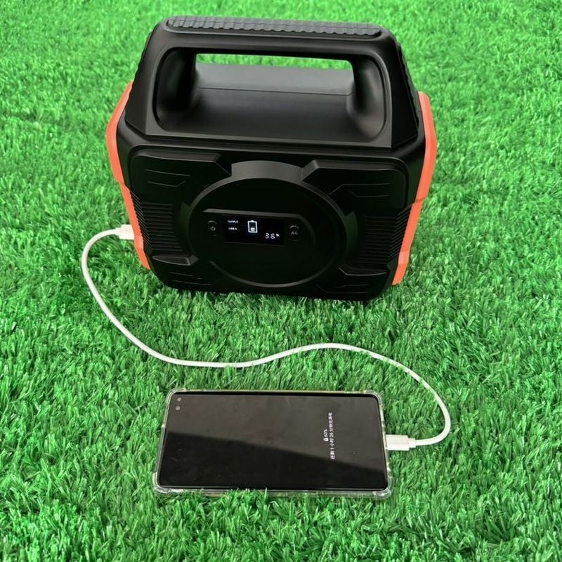 300 Watt Leistung wiederaufladbarer Solargenerator für tragbare Kraftwerke und Campingplätze im Freien