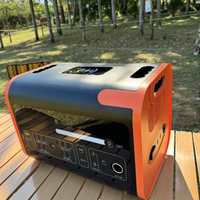 800 Watt Solar-Ladegerät-Inverter für Outdoor-Live-Broadcast-Portable Power Station
